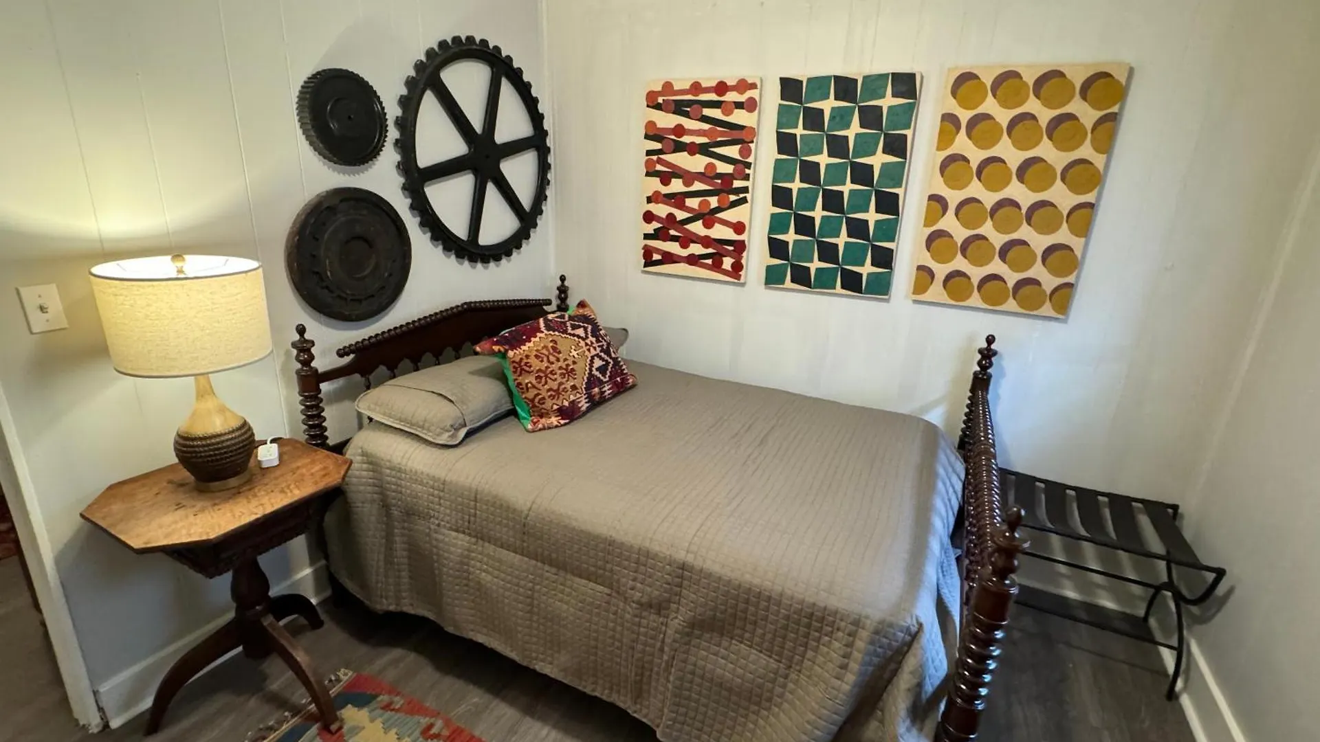 ヴィラ Spacious Central Gardens Home And Carriage House メンフィス