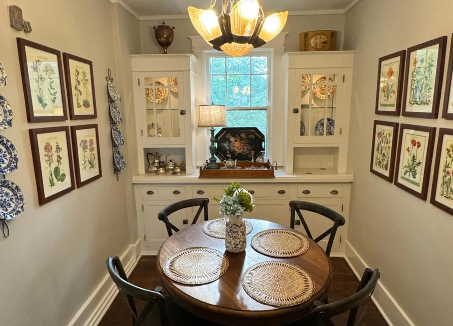 Spacious Central Gardens Home And Carriage House Memphis Villa
