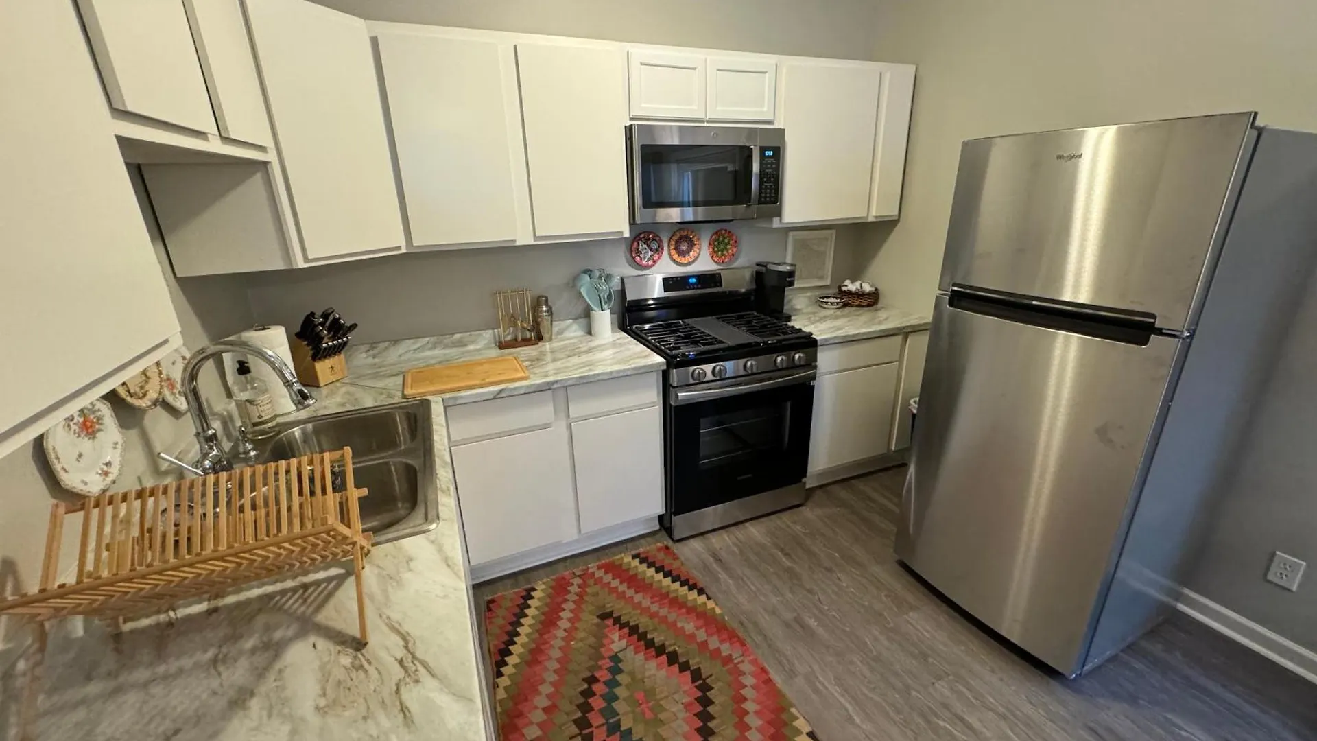 Spacious Central Gardens Home And Carriage House Memphis Villa