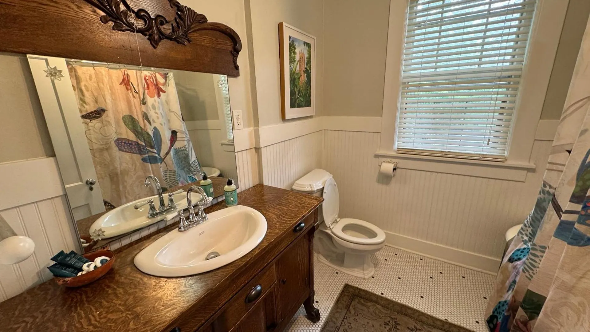 Spacious Central Gardens Home And Carriage House Memphis Villa