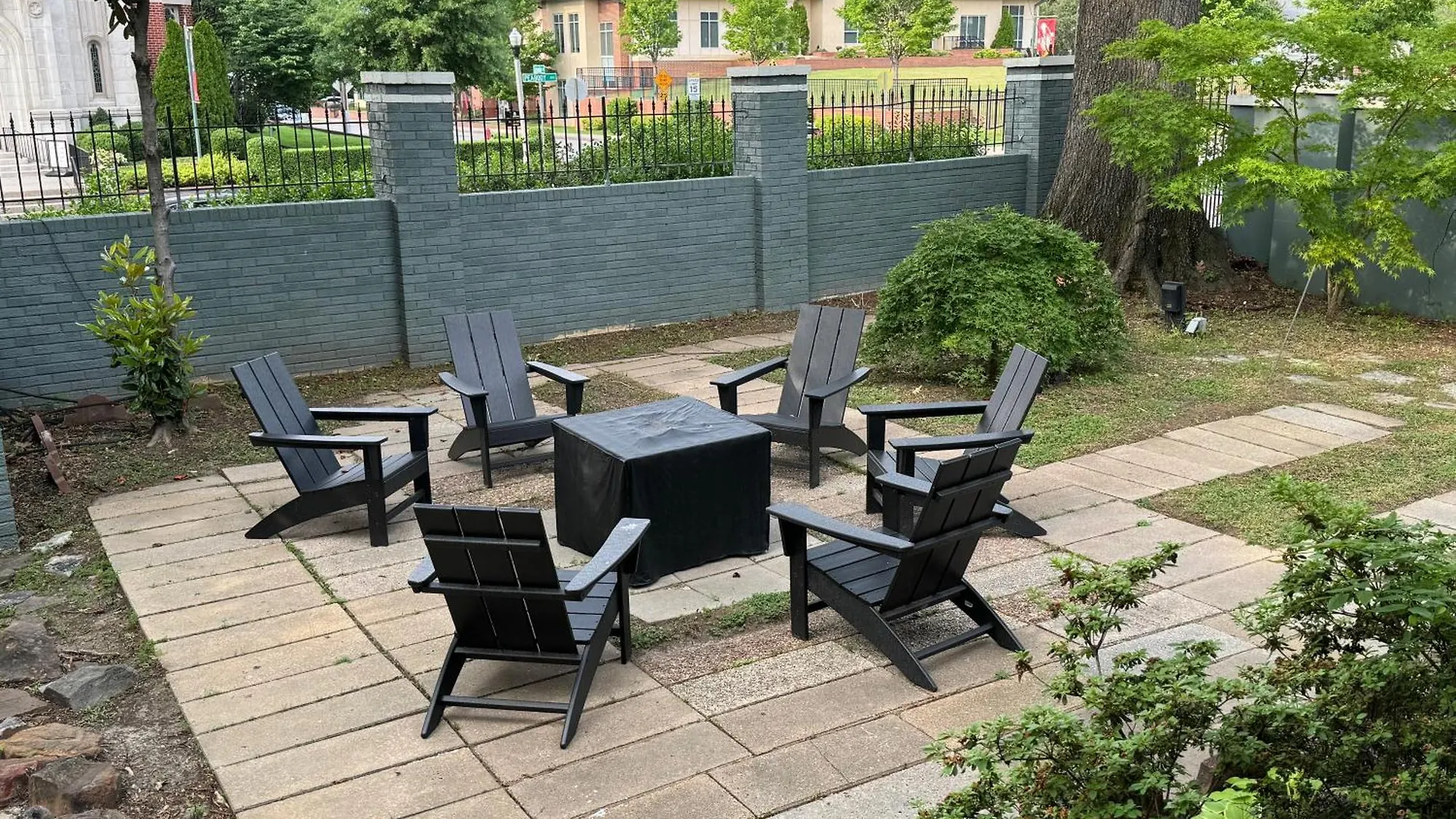 Villa Spacious Central Gardens Home And Carriage House Memphis