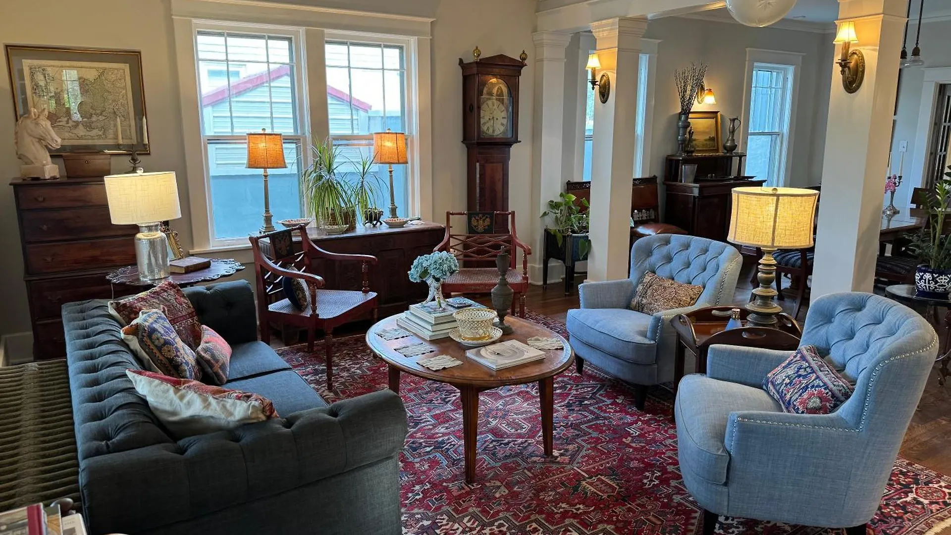 Spacious Central Gardens Home And Carriage House Memphis